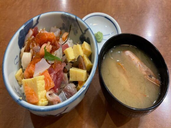 回転寿司 えりも岬 菊水元町店おすすめランチ（11時～17時/土日祝日もOK）