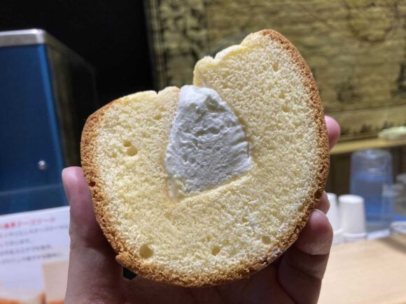 「北海道牛乳カステラ」カフェおすすめ②カステラロール+ドリンクセット