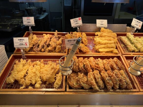 新千歳空港フードコートおすすめ人気③はなまるうどん(8時から営業)