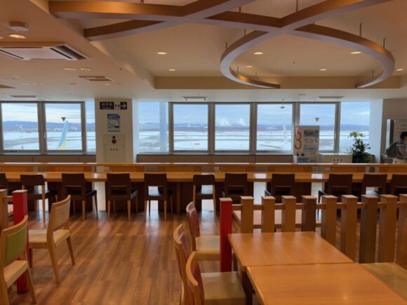新千歳空港国内線ターミナル3階「フードコート」の様子