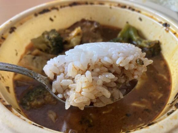 札幌スープカレーおすすめ「アジアンスープカリーべす」