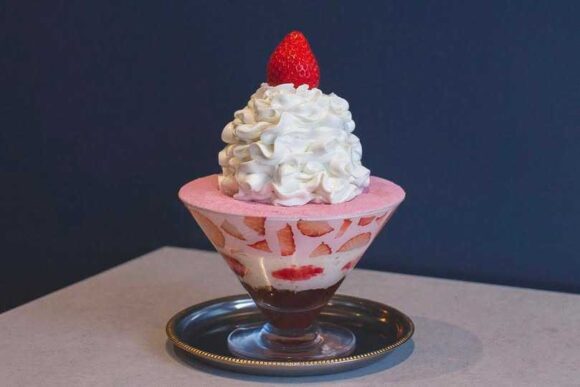 シメパフェ（夜パフェ）札幌おすすめ「薄野喫茶 パープルダリア」