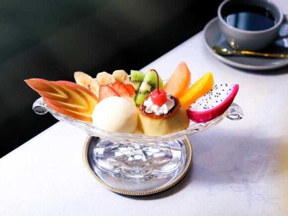 シメパフェ（夜パフェ）札幌おすすめ「薄野喫茶 パープルダリア」