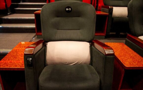 新千歳空港子連れおすすめ「新千歳空港シアター（映画館）」