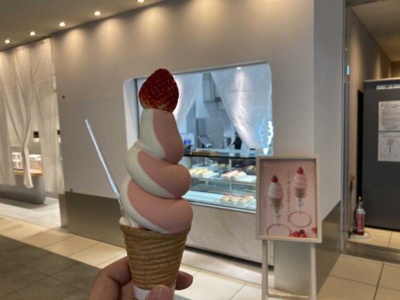 森彦 AIRPORT（新千歳空港）おすすめ④ソフトクリーム（テイクアウト）