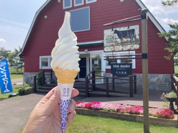 町村農場おすすめ①牧場ミルクソフトクリーム