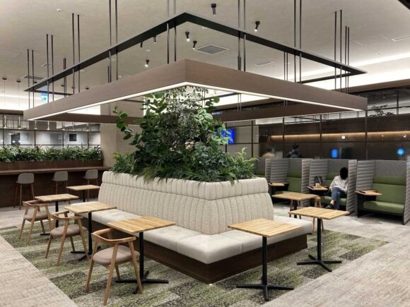 SUPER LOUNGE ANNEX（新千歳空港4階）の座席やおすすめ