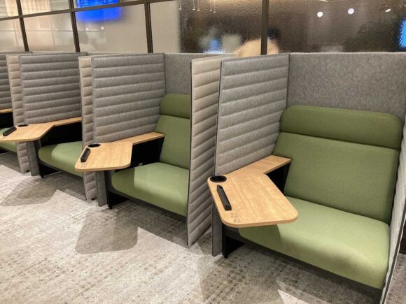 SUPER LOUNGE ANNEX（新千歳空港4階）の座席やおすすめ