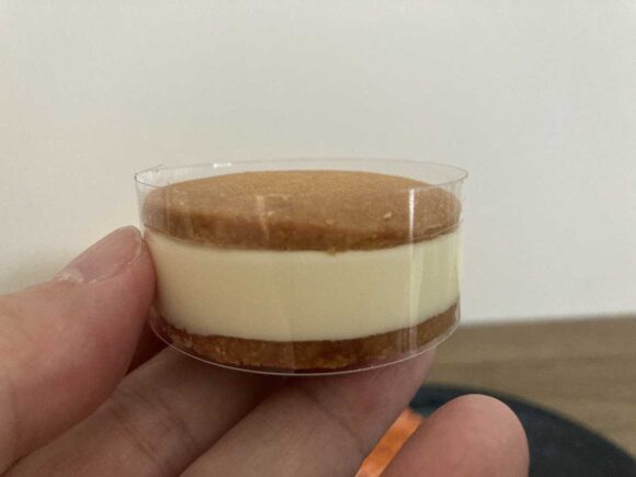 フェルム ラ・テール美瑛 新千歳空港店おすすめ①バターチーズサンド 北海道チェダーチーズ