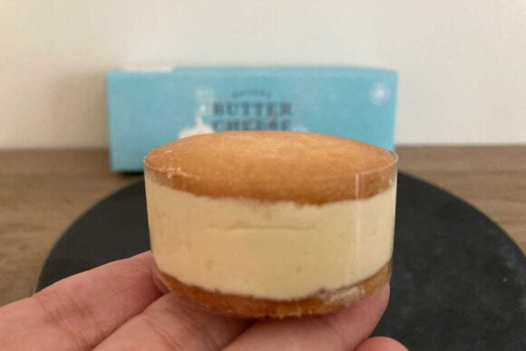 フェルム ラ・テール美瑛 新千歳空港店おすすめ②バターチーズサンド 北海道カマンベールとジャージーミルク