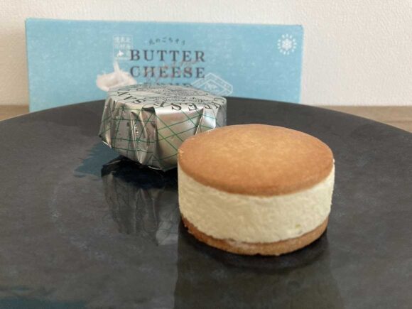 フェルム ラ・テール美瑛 新千歳空港店おすすめ②バターチーズサンド 北海道カマンベールとジャージーミルク