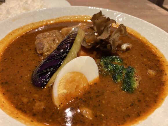 スープカレーらっきょ新千歳空港店おすすめ②十勝産どろ豚角煮スープカレー(数量限定)