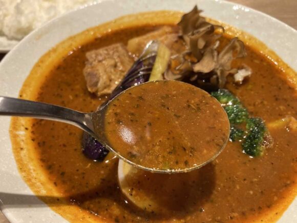 スープカレーらっきょ新千歳空港店おすすめ②十勝産どろ豚角煮スープカレー(数量限定)