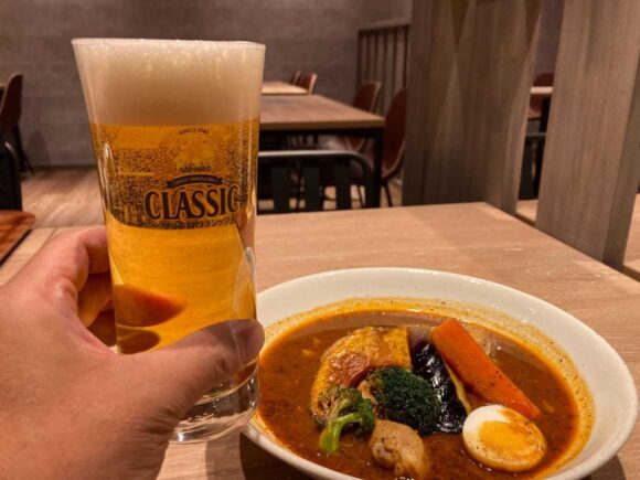 スープカレーらっきょでサッポロクラシック