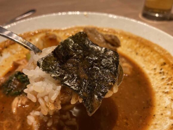 スープカレーらっきょ新千歳空港店おすすめ①知床どりと野菜のスープカレー(一番人気)