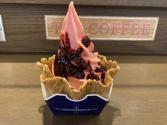 東亜珈琲館 新千歳空港店おすすめ「ハスカップワッフル」