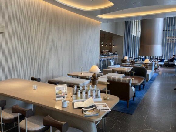 コートヤード・バイ・マリオット札幌1階にあるバーラウンジ THE LOUNGE（ザ・ラウンジ）