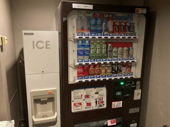 ホテル京阪札幌のベンダールーム（コインランドリー・電子レンジ・自動販売機）