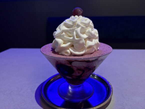 薄野喫茶パープルダリアおすすめパフェ