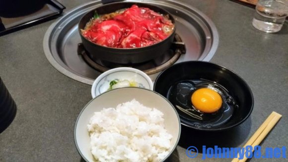 牛屋江戸八のすき焼きとタマゴ